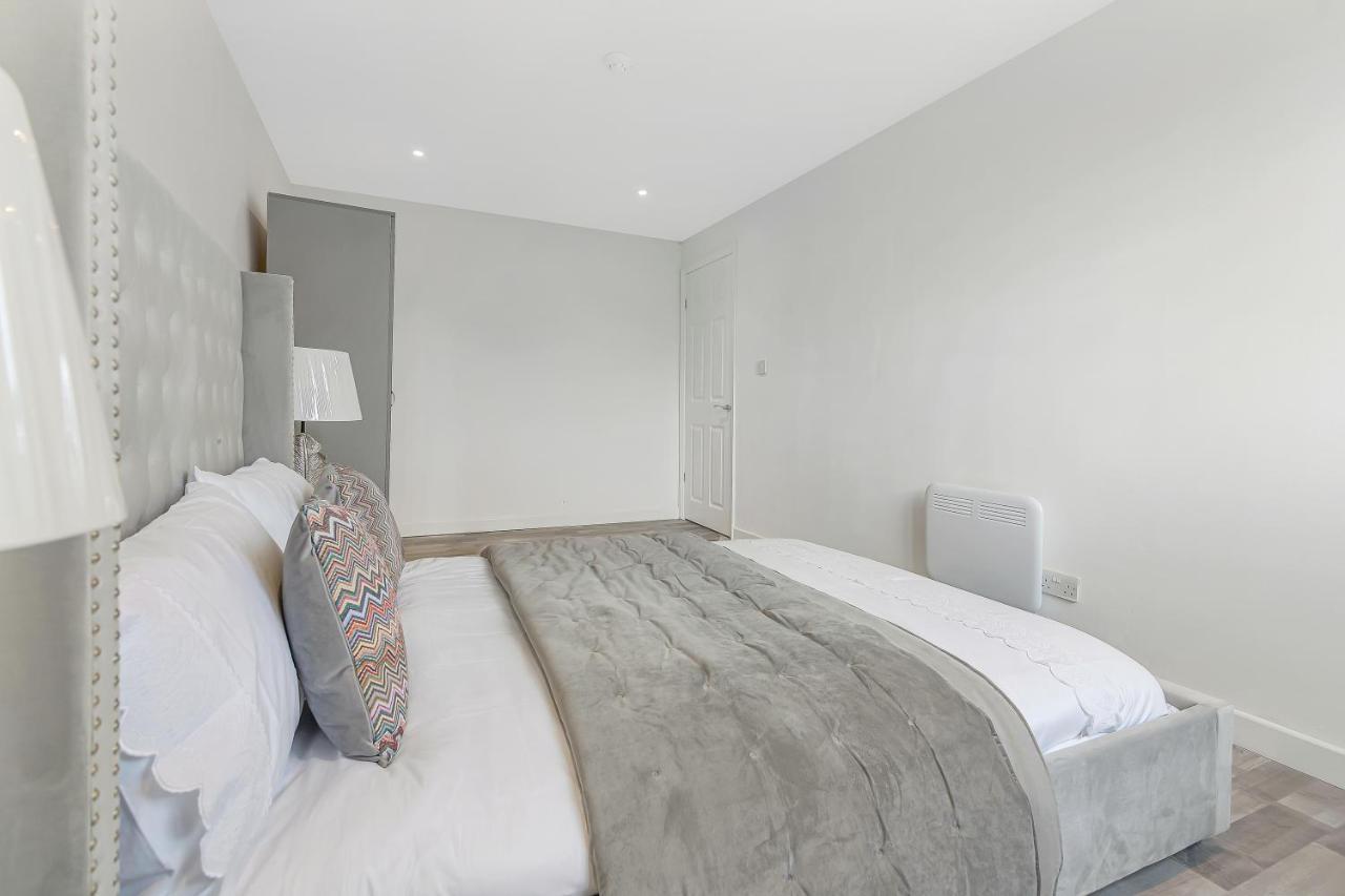 Suites By Rehoboth - Overcomers- Deptford London Exterior photo