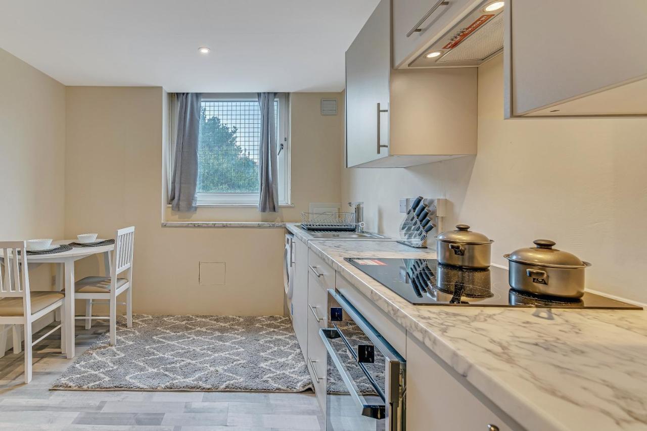 Suites By Rehoboth - Overcomers- Deptford London Exterior photo