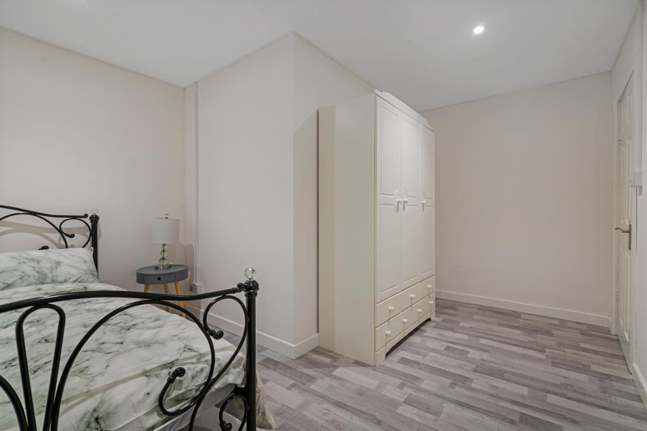 Suites By Rehoboth - Overcomers- Deptford London Exterior photo