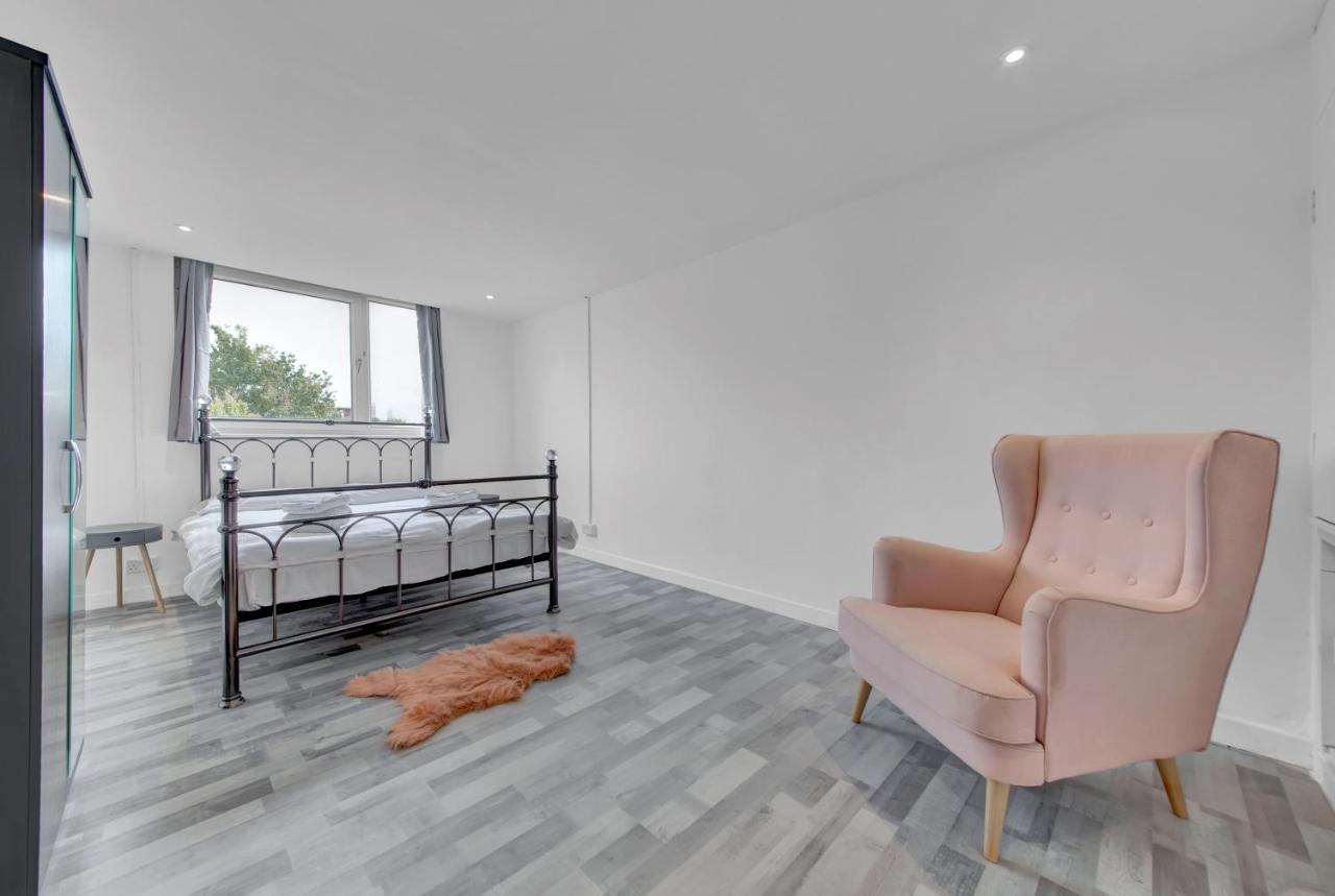 Suites By Rehoboth - Overcomers- Deptford London Exterior photo